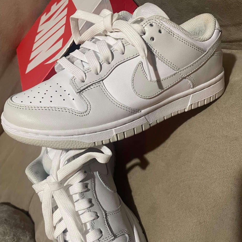 Woman’s low Nike dunk sneakers - Picture 2 of 8
